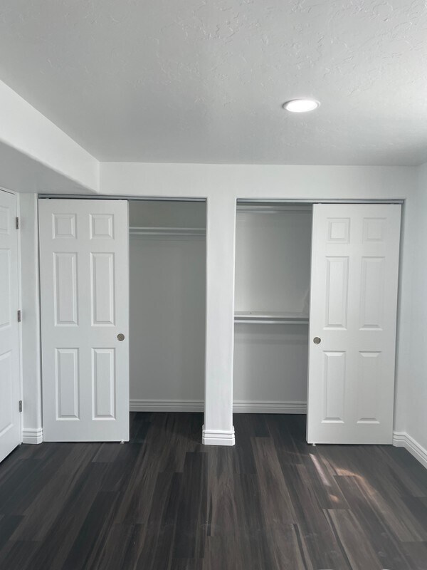 Building Photo - 1053 Barton Ct