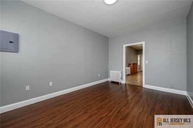 Building Photo - 307 Pershing Ave