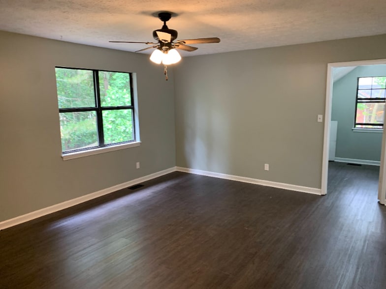 Building Photo - 556 Wedgewood Dr