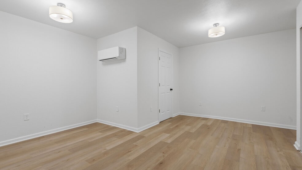 Building Photo - 2827 Brownsville Rd