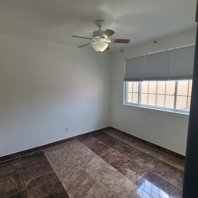 Building Photo - 12020 Maplerock-