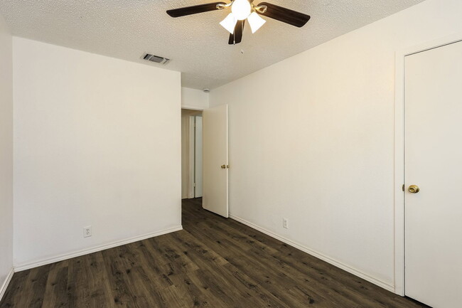 Building Photo - 7519 Branding Trail