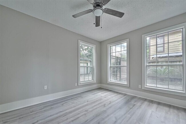 Building Photo - 17805 Villa Way Dr