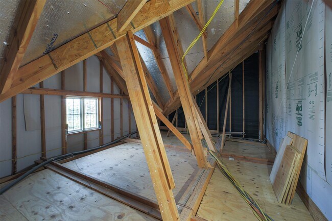 Building Photo - 2707 River Run Rd