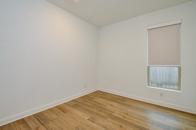 Building Photo - 4827 Avon Ridge Way