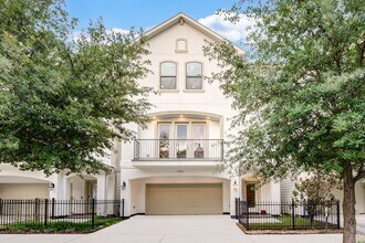Building Photo - Sawyer Heights Luxury Living