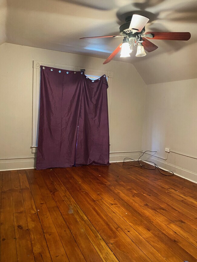 Building Photo - ELM STREET HOUSE