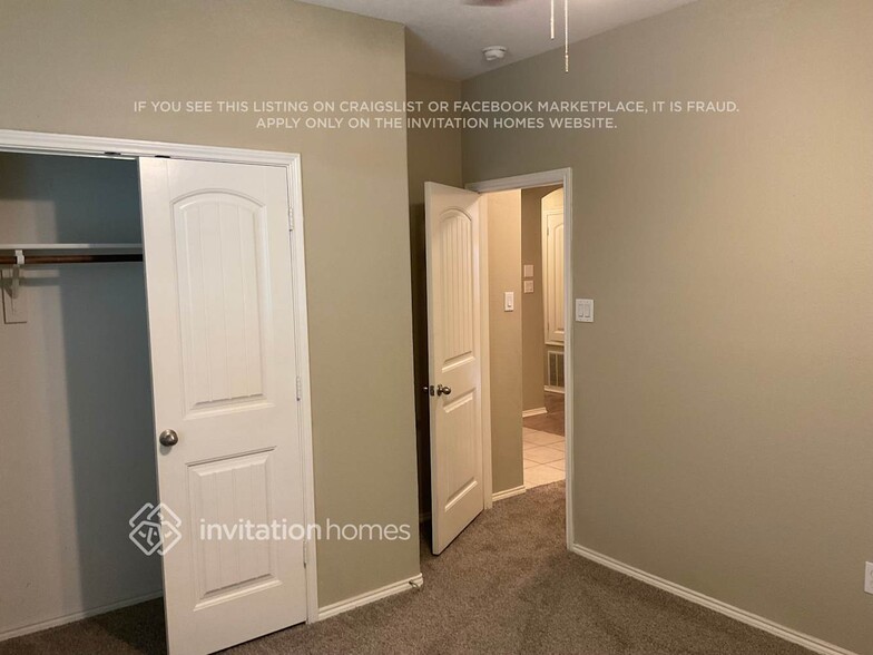 Building Photo - 517 Saguaro Dr