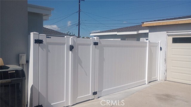 Building Photo - 1907 W 154th Pl