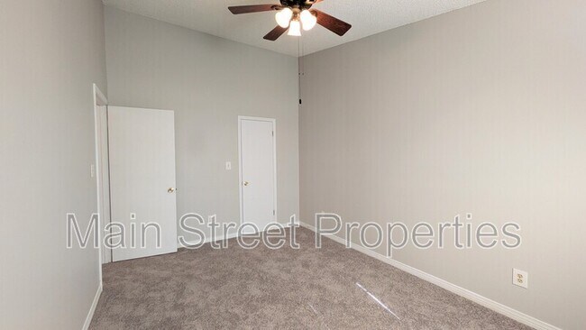 Building Photo - 9345 Chisholm Rd