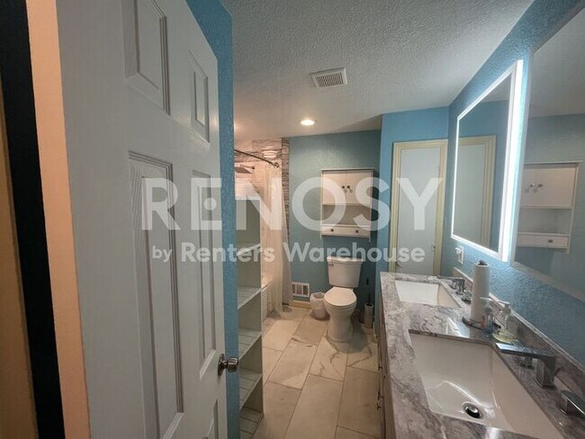 Building Photo - Charming 3-Bedroom Brick Home in North Park Hill – Spacious Yard & Finished Basement