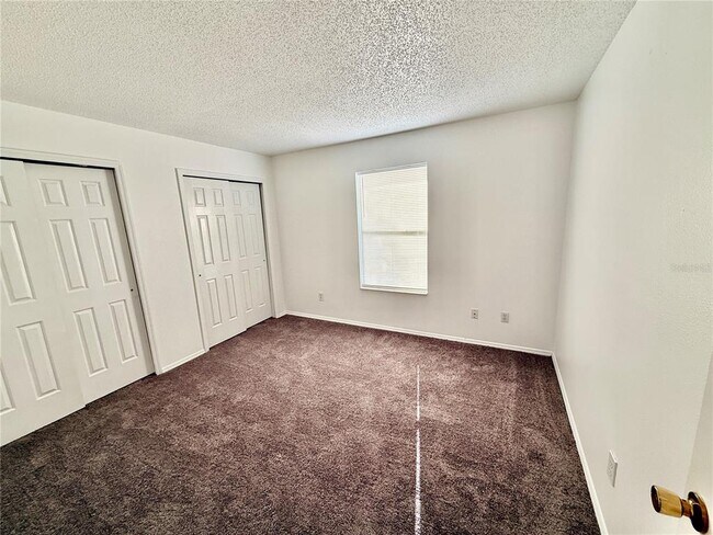 Building Photo - 3237 Fairfield Dr