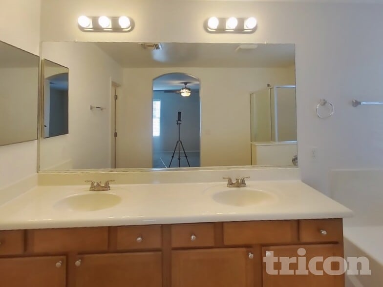 Building Photo - 41618 W Avella Dr