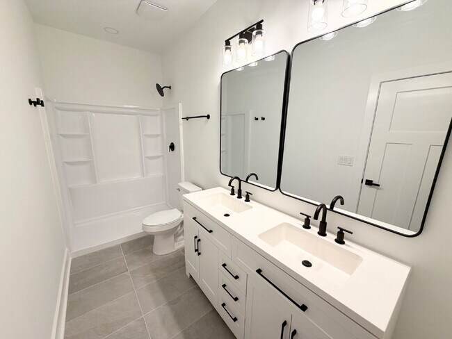 Building Photo - Newly Built 3 bed/2 bath in Westminster