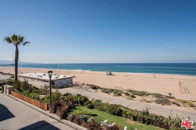 Building Photo - 2308 The Strand