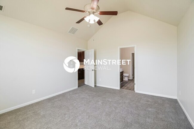 Building Photo - 4 Bedroom Pet-Friendly Home in REX, GA with Main Street Renewal