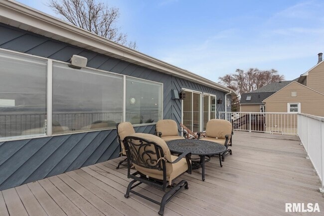 Building Photo - 15326 N River Beach Dr