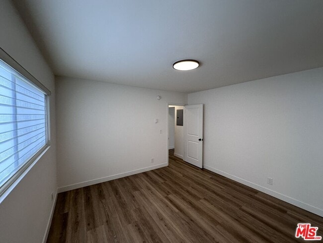 Building Photo - 314 S Clark Dr