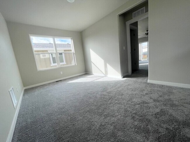 Building Photo - NEWER CONSTRUCTION 4 BEDROOM HOME LOCATED in the NOOK at Shilo Ranch