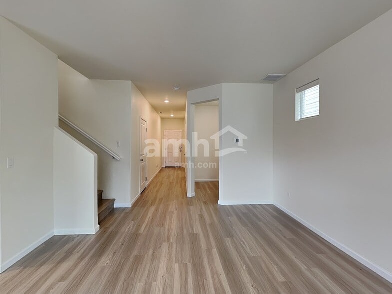 Building Photo - 1221 W 17th Ave