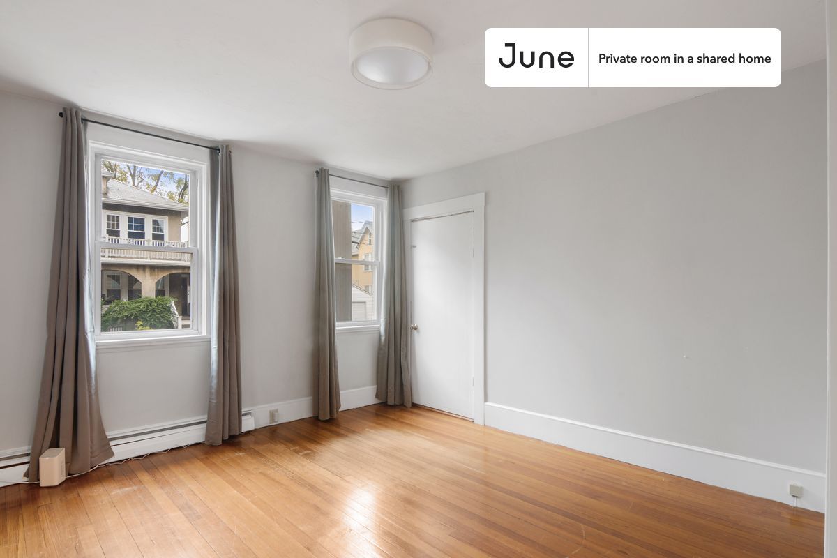 Building Photo - Private bedroom in 2 bed/1.5 bath Home
