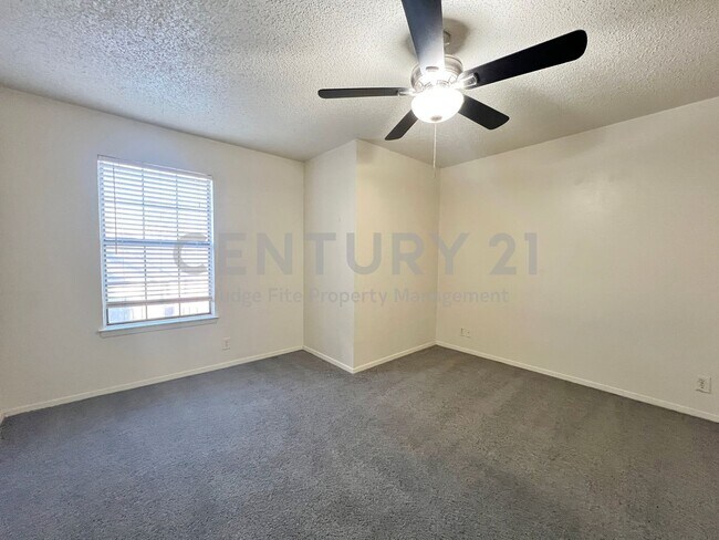 Building Photo - LAST 2 MONTHS RENT FREE!!! Great 2-Story 2/2.5 Condo Close to UNT For Rent!