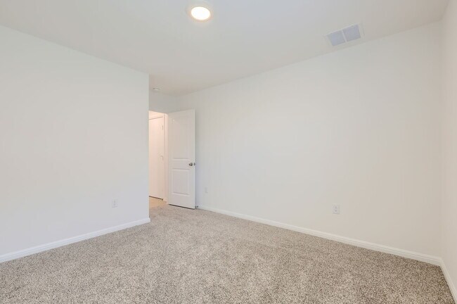 Building Photo - 2429 Hackamore Dr