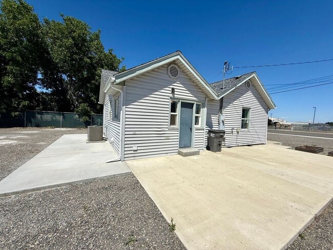 Building Photo - Charming 2-Bedroom Home with Patio, Storage & Plenty of Parking