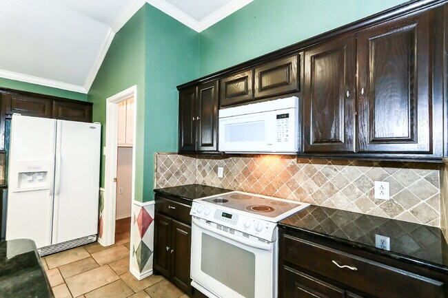 Building Photo - Beautiful Home Located South of Frenship H...