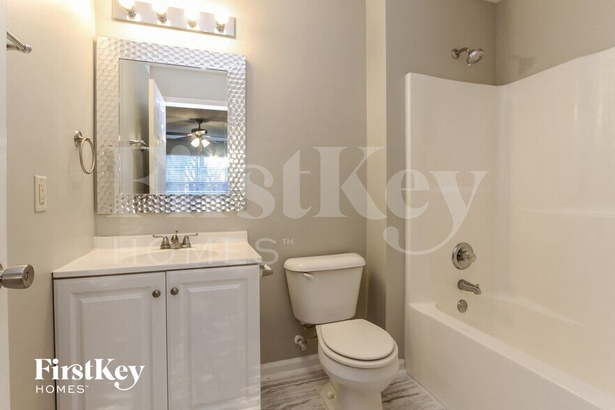 Building Photo - 235 Heartwood Hill