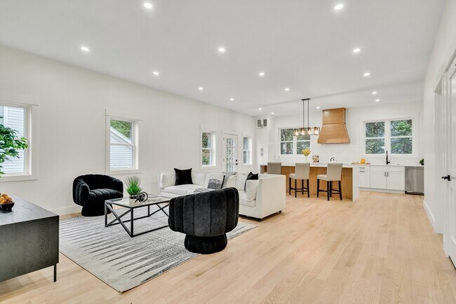 Building Photo - 22 Estabrook Rd