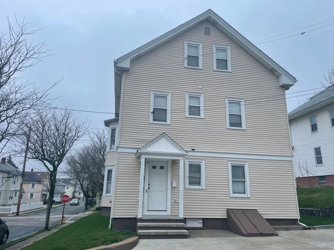 Building Photo - *157 Mauran Avenue