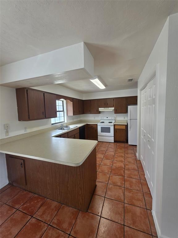 Building Photo - 4250 NE 2nd Ct