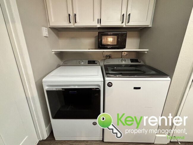 Building Photo - 7920-7922 37th St Ct W