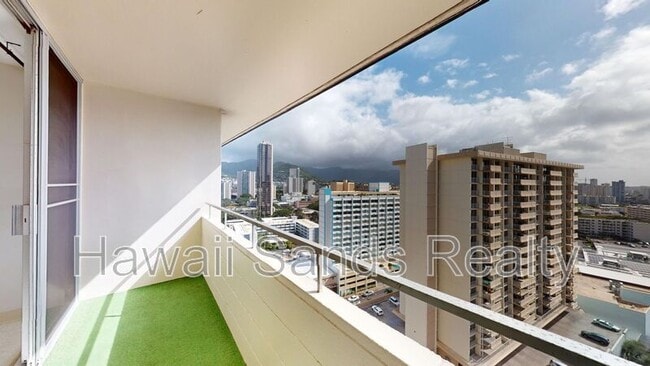 Building Photo - 780 Amana St