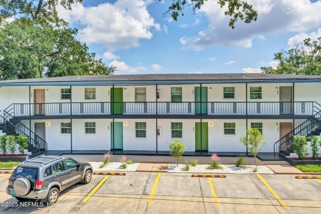 Building Photo - 1411 Palm Ave