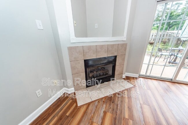 Building Photo - 1307 Apex Ln