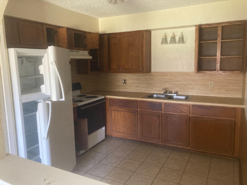 Building Photo - 505 Hackberry St