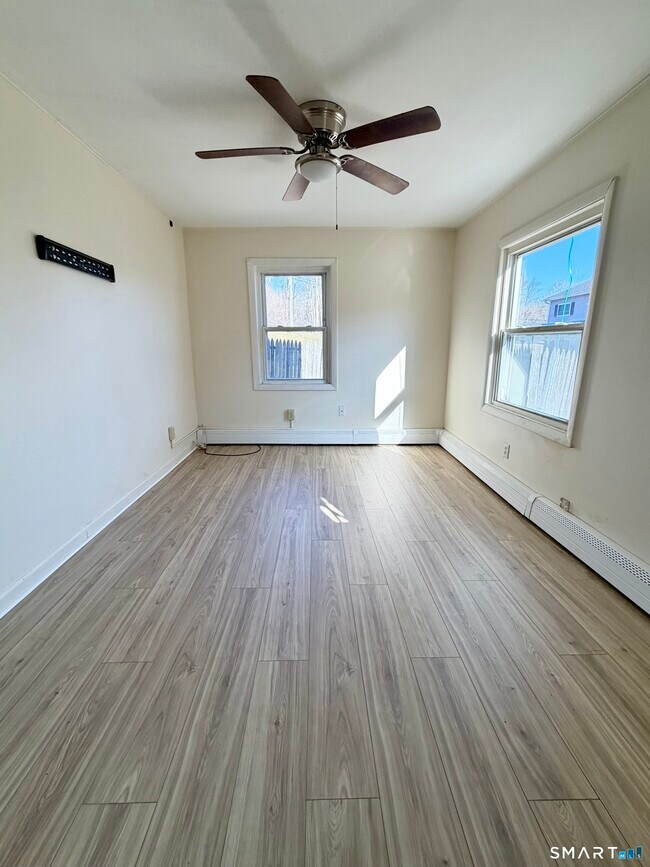 Building Photo - 9 Meridian St