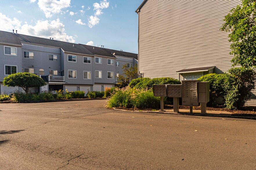 Building Photo - 39 Staffordshire Commons Dr