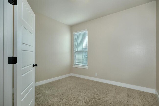 Building Photo - 7320 Easy Wind Dr