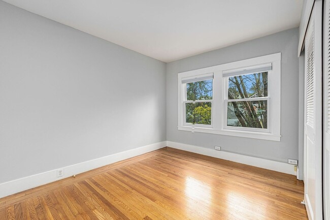 Building Photo - 3901 Everett Ave