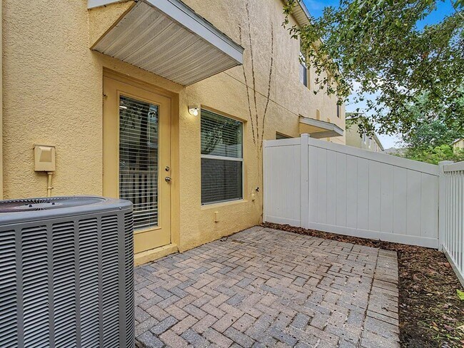 Building Photo - 8518 Gablebend Way