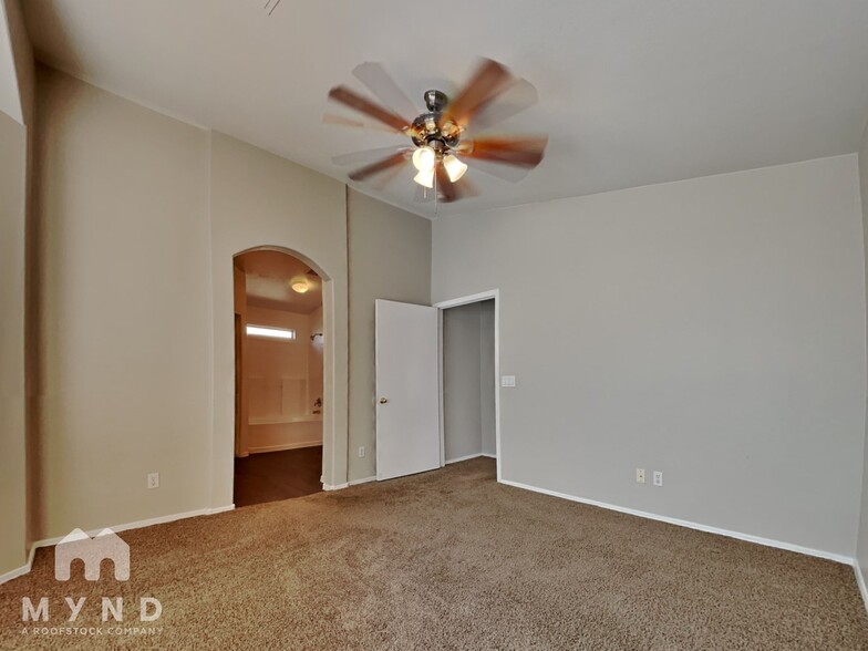Building Photo - 8617 W Echo Ln
