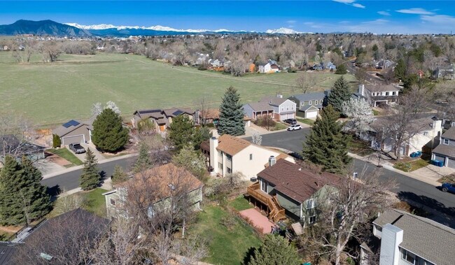 Building Photo - 226 Lois Dr