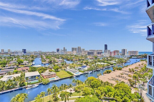 Building Photo - 3640 Yacht Club Dr