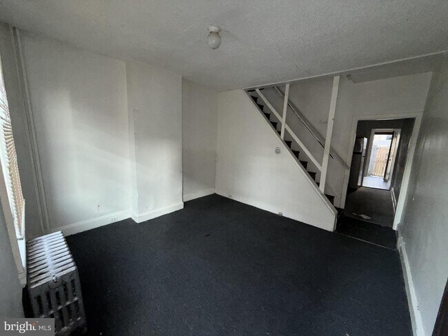 Building Photo - 3237 Hartville St