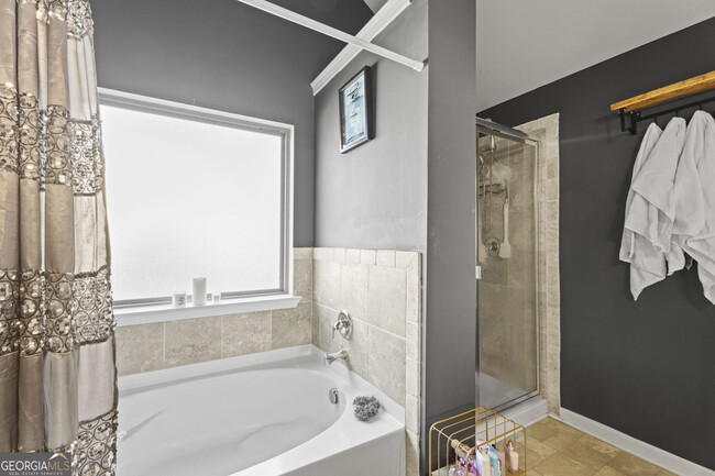 Building Photo - 6870 Diamond Dr