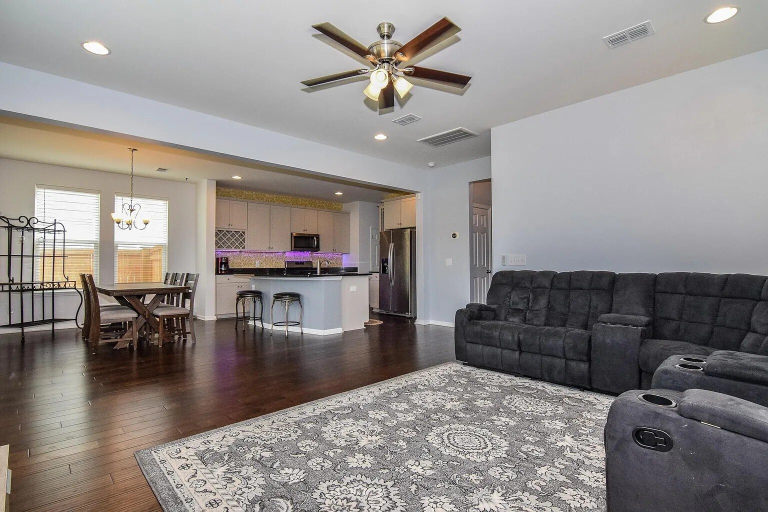 Building Photo - 422 Northern Red Oak Dr