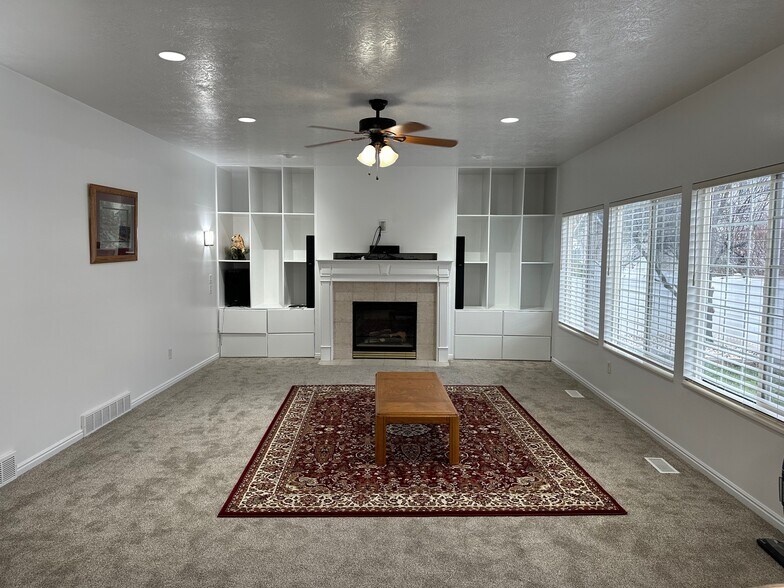 Building Photo - 2824 W Ivory Way